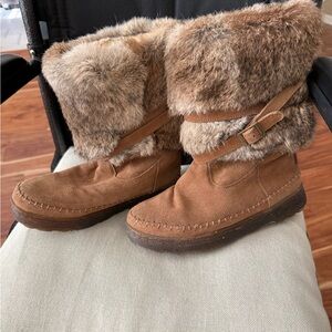 Bearpaw Kara suede and rabbit fur boots size 7
